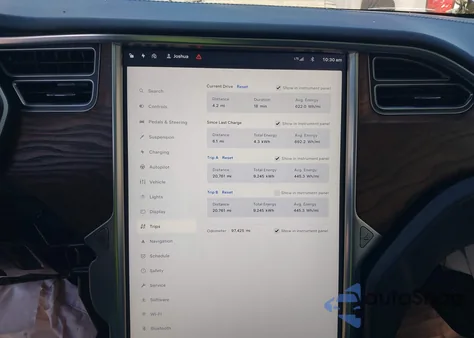 2018 Tesla Model X 100D/75D/P100D z USA, uszkodzony, nr VIN 5YJXCAE44JF081112